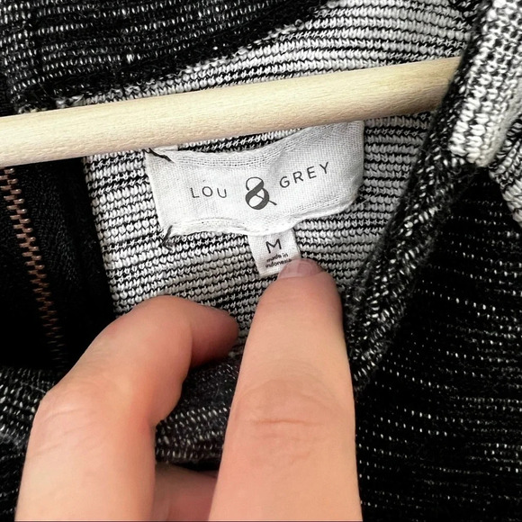 Lou & Grey • Colorblock Shift Dress - Picture 5 of 7